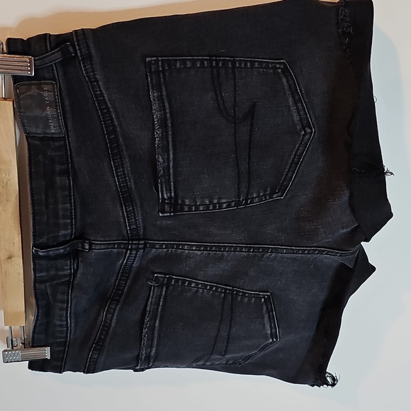 American Eagle Black Size 6 High Rise Distressed Style Jean Shorts - Picture 3 of 8
